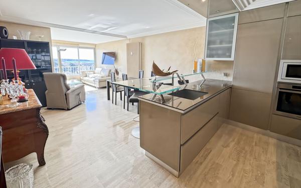 Appartement à vendre    3 pièces • 58,22 m2 Antibes