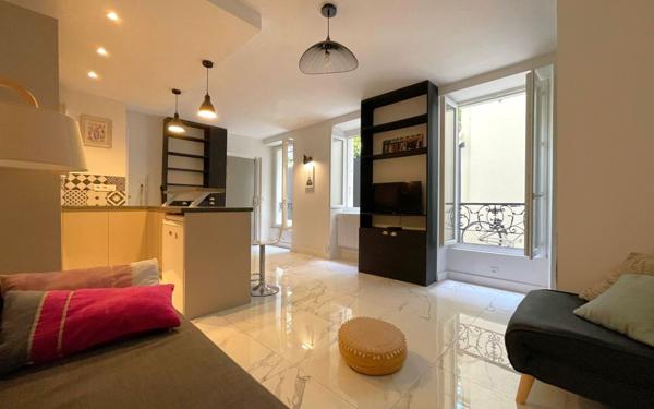 Appartement à vendre    1 pièce • 25,67 m2 Paris 15