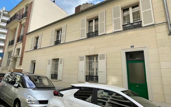 Appartement à vendre    1 pièce • 25,67 m2 Paris 15