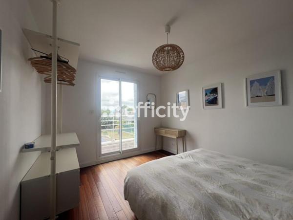 Maison
         7 pièces
        - 250 m² 995 000 € *