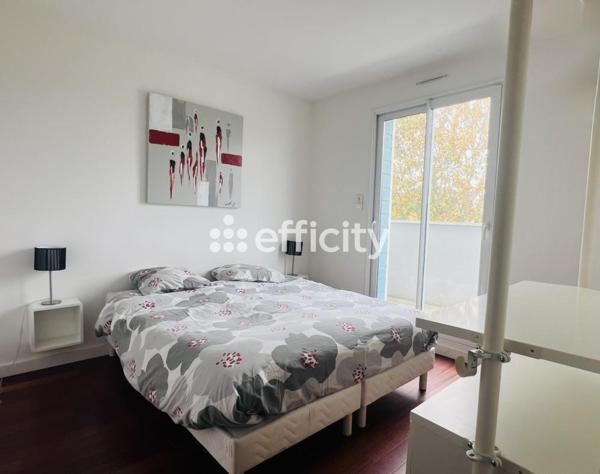 Maison
         7 pièces
        - 250 m² 995 000 € *