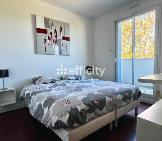 Maison
         7 pièces
        - 250 m² 995 000 € *
