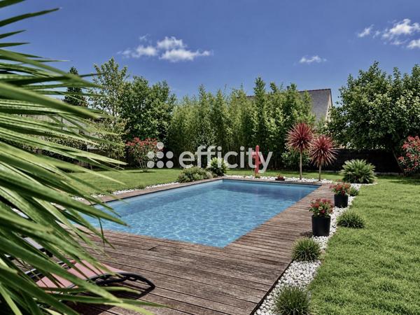 Maison
         7 pièces
        - 250 m² 995 000 € *