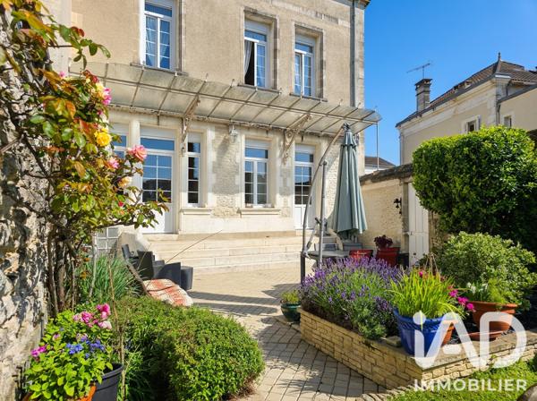 Maison à vendre 9 pièces 231 m² Cognac