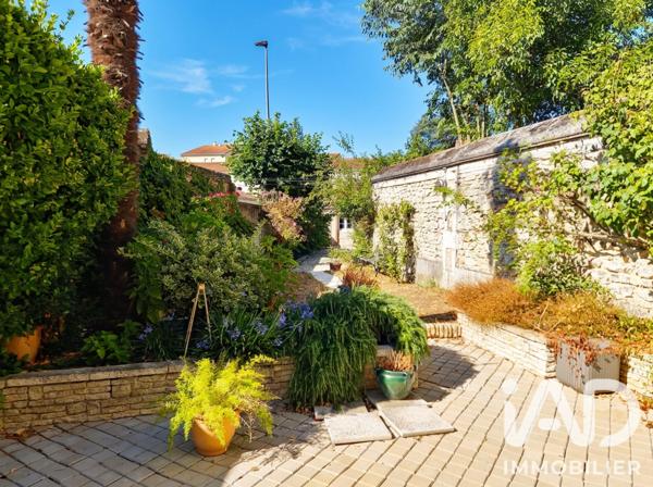 Maison à vendre 9 pièces 231 m² Cognac