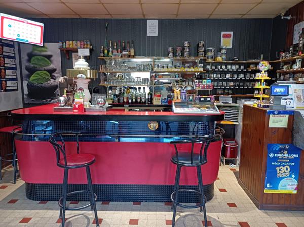 Maison avec rez commercial + fonds