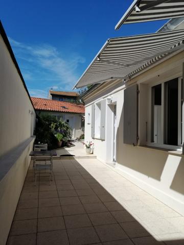 Immeuble 22 pièces - 256 m²