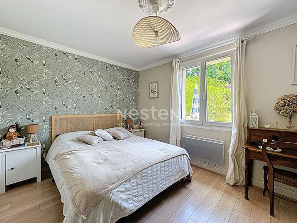 Maison spacieuse à vendre à Lamorlaye - 4 chambres, jardin de 1200 m²