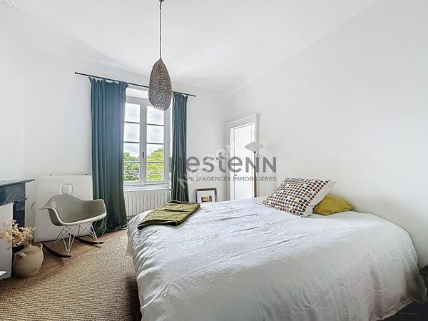 Propriété familiale à vendre en centre ville de Chateau-gontier - 217m2 et 7 chambres - 670m2 de terrain avec piscine !