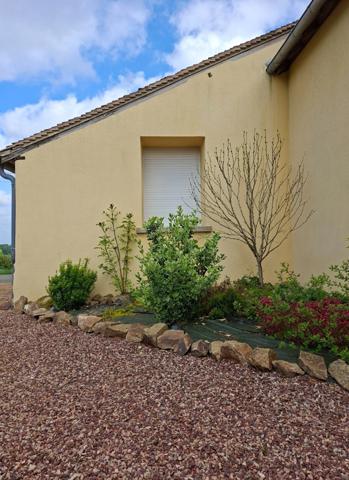 Longère 4 chambres dont 1 au RDC, 2sdb, Poêle Granulés, Au coeur des Alpes Mancelles.