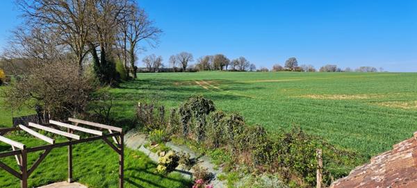 Longère 4 chambres dont 1 au RDC, 2sdb, Poêle Granulés, Au coeur des Alpes Mancelles.