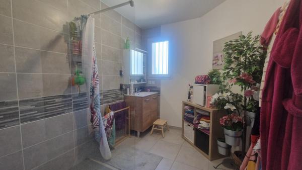 Maison à SAINT-HILAIRE-DE-VILLEFRANCHE, 17770 - 4 pièces 91m²