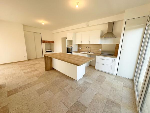 THUIR - Maison rénovée 8 pièces 193 m² - jardin, piscine et garage