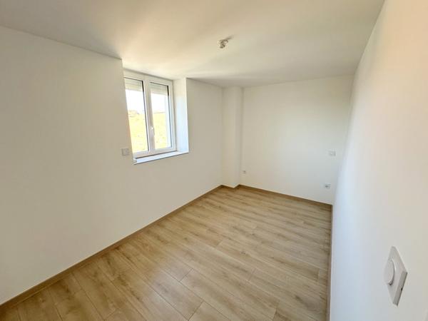 THUIR - Maison rénovée 8 pièces 193 m² - jardin, piscine et garage