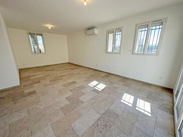 THUIR - Maison rénovée 8 pièces 193 m² - jardin, piscine et garage