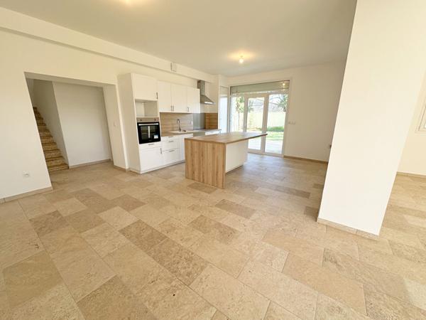 THUIR - Maison rénovée 8 pièces 193 m² - jardin, piscine et garage