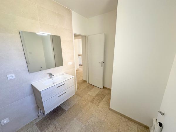 THUIR - Maison rénovée 8 pièces 193 m² - jardin, piscine et garage