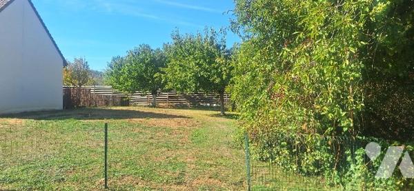 À VENDRE – TERRAIN À BÂTIR DE 456 m² – SAVIGNÉ-L’ÉVÊQUE