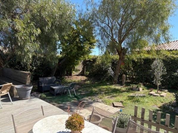 Superbe villa 4 faces – Plain pied – 117 m² – Terrain arboré 852 m² – Saint Cyprien