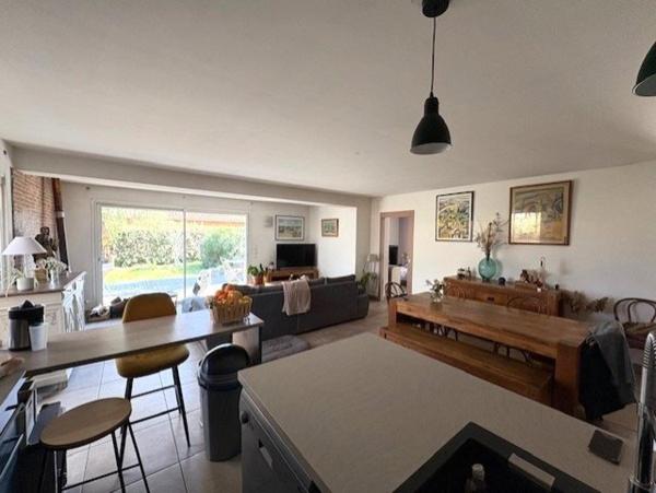 Superbe villa 4 faces – Plain pied – 117 m² – Terrain arboré 852 m² – Saint Cyprien