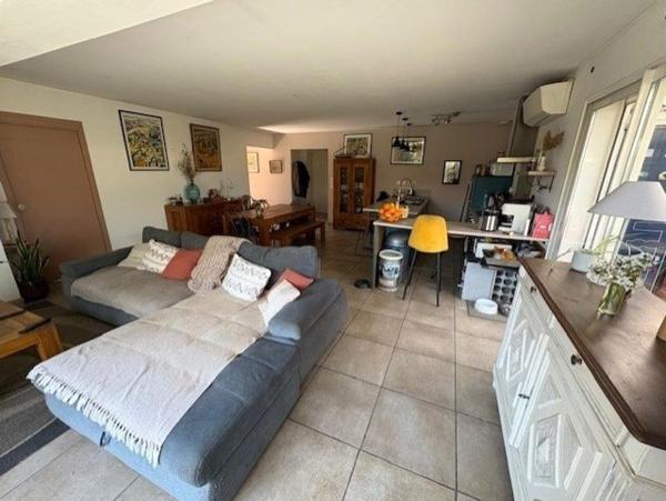 Superbe villa 4 faces – Plain pied – 117 m² – Terrain arboré 852 m² – Saint Cyprien