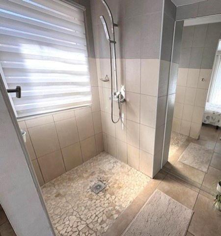 Superbe villa 4 faces – Plain pied – 117 m² – Terrain arboré 852 m² – Saint Cyprien