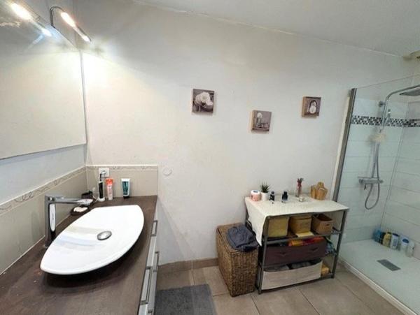 Superbe villa 4 faces – Plain pied – 117 m² – Terrain arboré 852 m² – Saint Cyprien