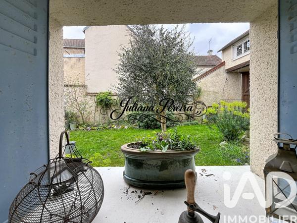 Maison à vendre 9 pièces 177 m² Mézières-sur-Seine