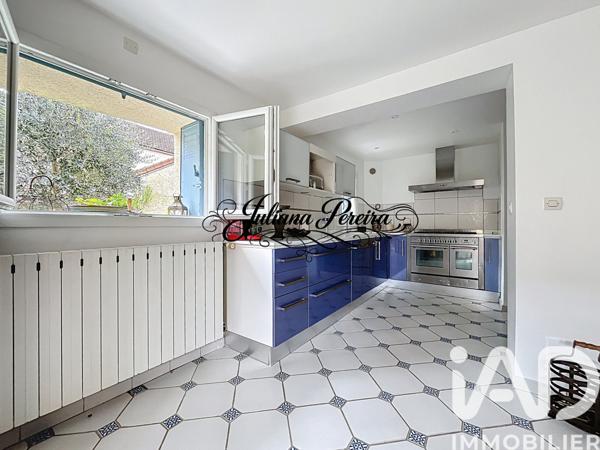 Maison à vendre 9 pièces 177 m² Mézières-sur-Seine
