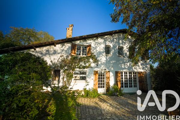 Maison à vendre 10 pièces 251 m² Les Billaux