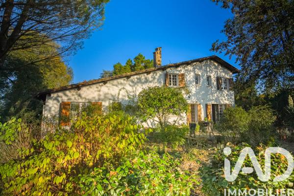 Maison à vendre 10 pièces 251 m² Les Billaux