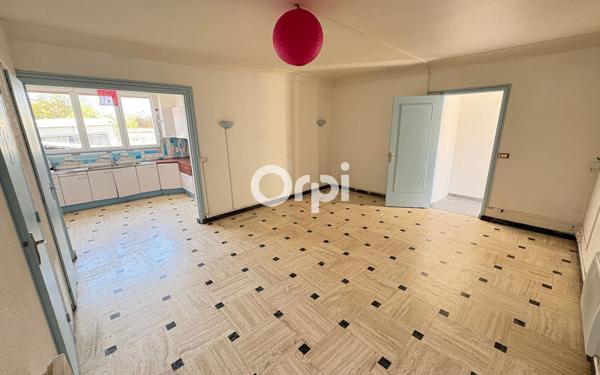 Immeuble à vendre    9 pièces •  Bourcefranc-le-Chapus