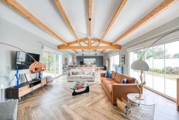 Maison familiale avec piscine et studio indépendant