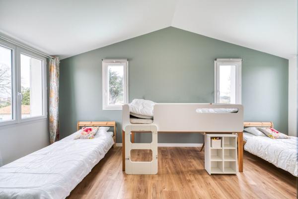 Maison familiale avec piscine et studio indépendant