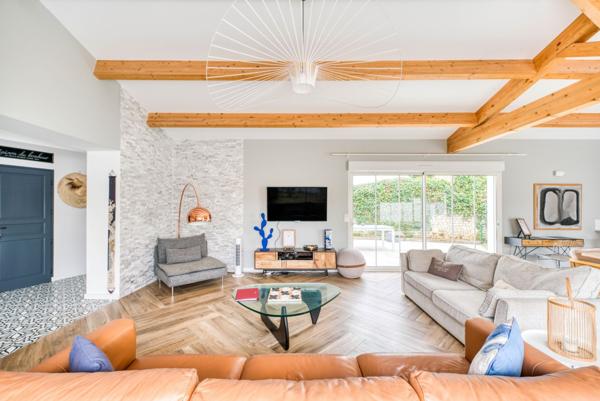 Maison familiale avec piscine et studio indépendant