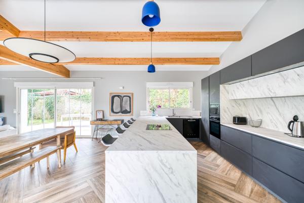 Maison familiale avec piscine et studio indépendant