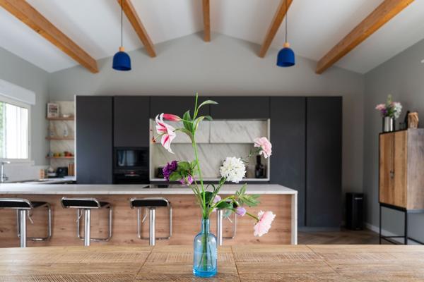 Maison familiale avec piscine et studio indépendant