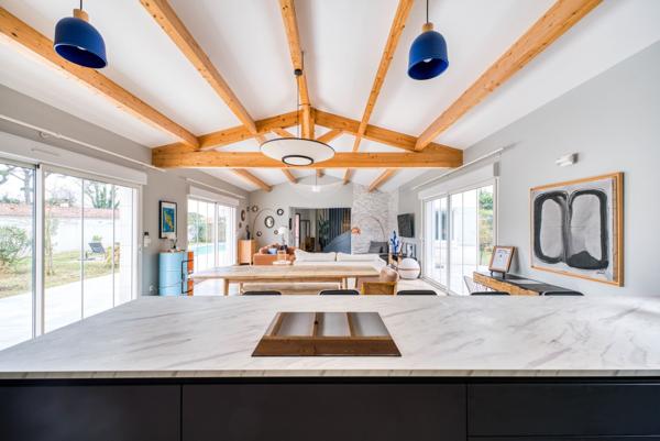 Maison familiale avec piscine et studio indépendant