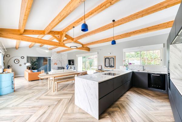 Maison familiale avec piscine et studio indépendant