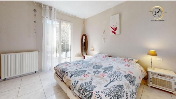 Millas Villa plain pied 4 faces 3 chambres piscine  garage + carport quartier calme