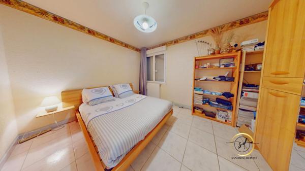 Millas Villa plain pied 4 faces 3 chambres piscine  garage + carport quartier calme
