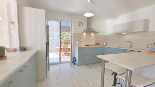 Millas Villa plain pied 4 faces 3 chambres piscine  garage + carport quartier calme