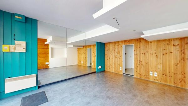 Location                                                      Local commercial
                        
                     2 pièces                      28 m2                     à Chartres
