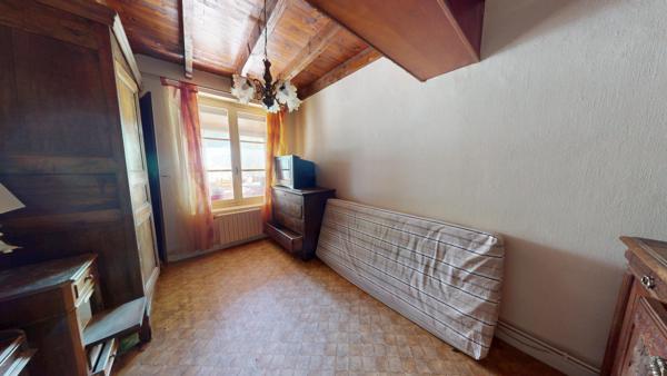 MAISON FAMILIALE DE CARACTÈRE À RÉNOVER – 220 m² ENV. – TERRAIN 1 082 m²