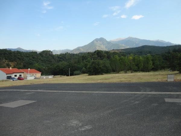 Dpt Pyrénées Orientales (66), à vendre PRADES Terrain constructible 506 m², 3 faces, libre constructeur