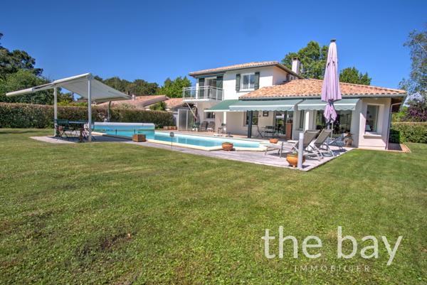 Gujan-Mestras (33470) Villa de standing avec accès direct au Golf