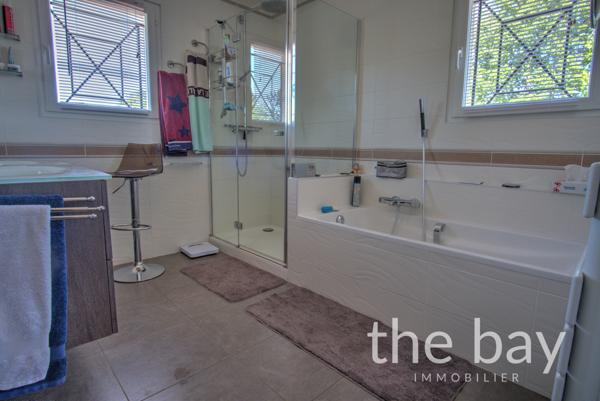 Gujan-Mestras (33470) Villa de standing avec accès direct au Golf