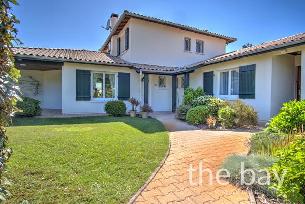 Gujan-Mestras (33470) Villa de standing avec accès direct au Golf