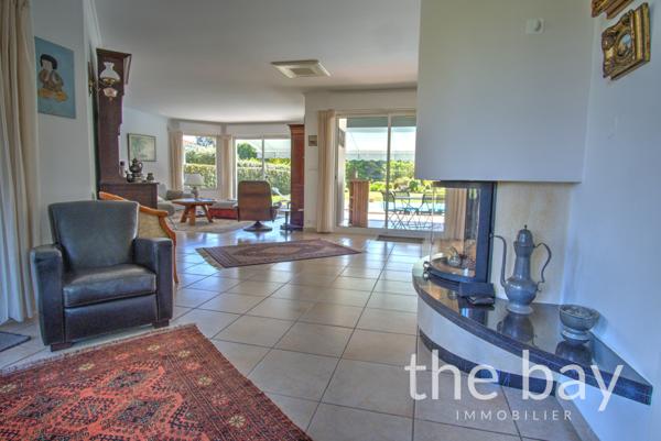 Gujan-Mestras (33470) Villa de standing avec accès direct au Golf