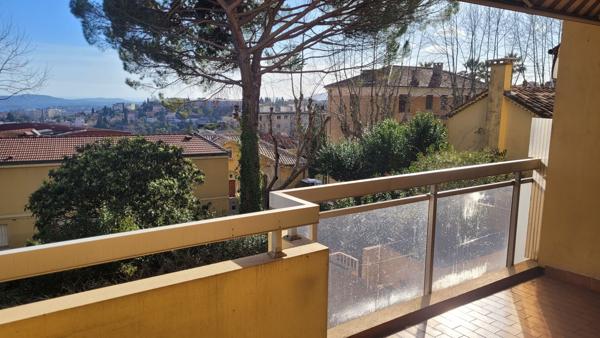 Appartement Grasse 2 pièces 33 m2 avec terrasse, parking privatif
